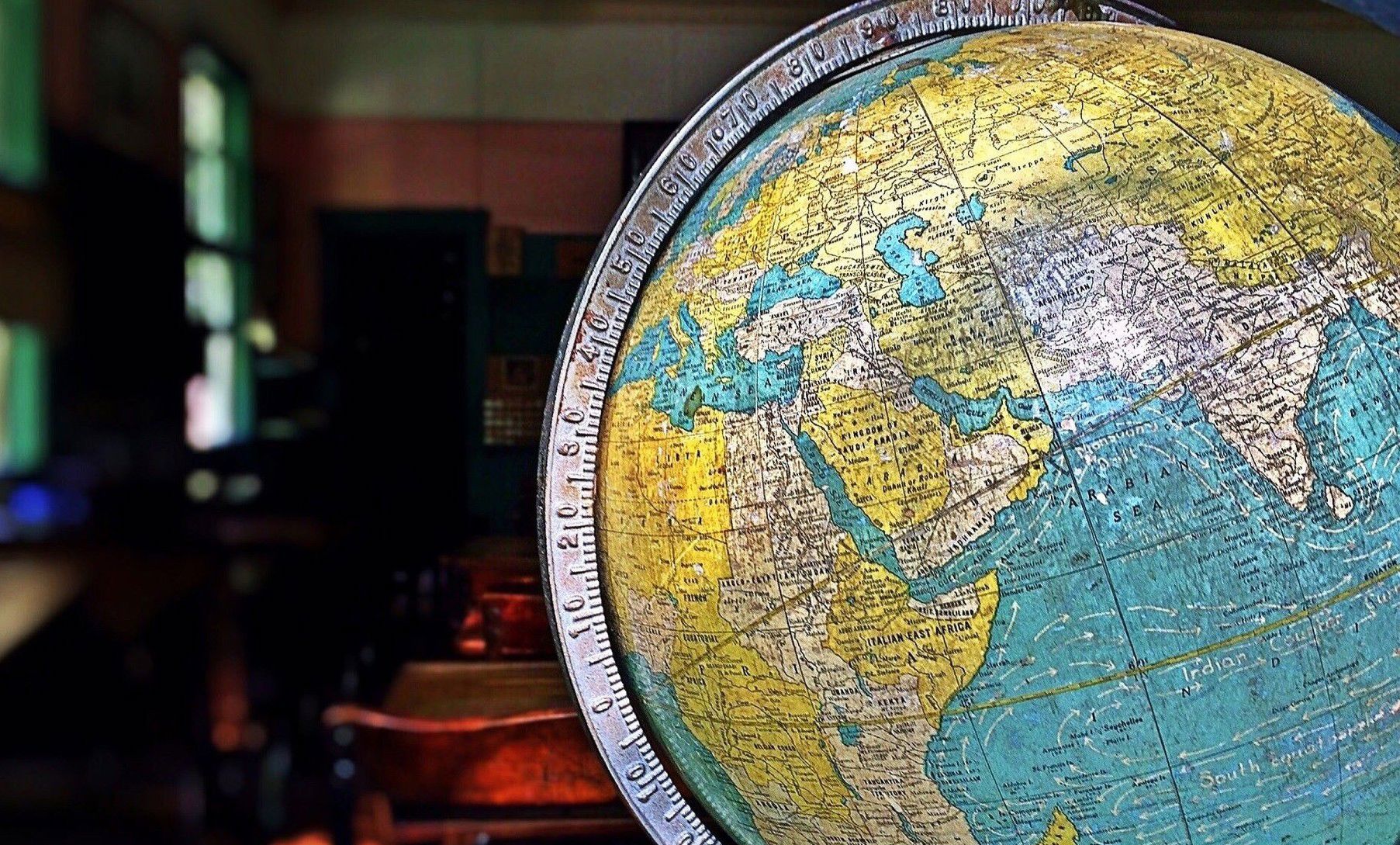 Her ses en globus, måske kan de inspirere de elever, der gerne vil på oplæringsophold i udlandet.