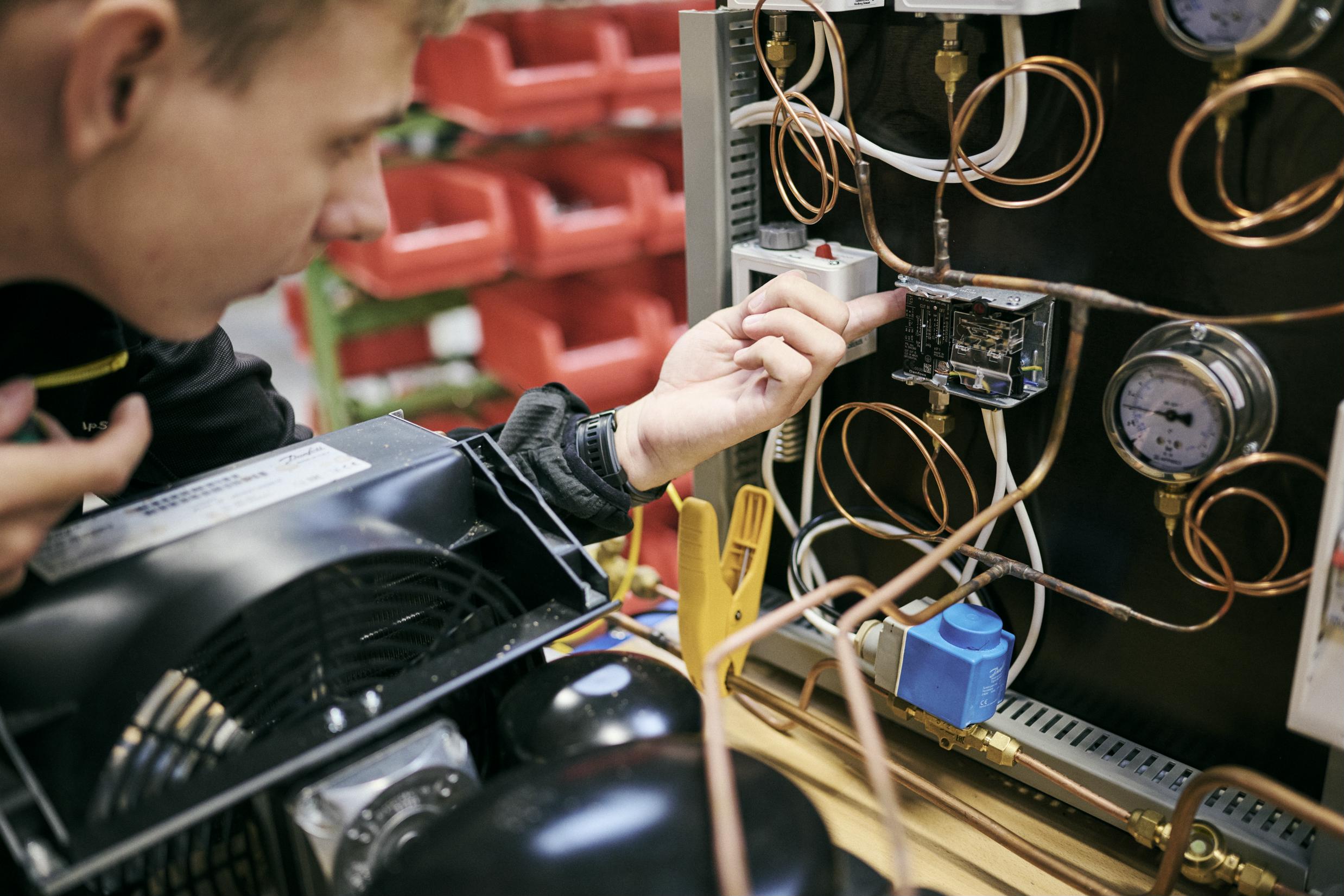 Der er mange små detaljer, man skal have styr på som vvs-energispecialistlærling.