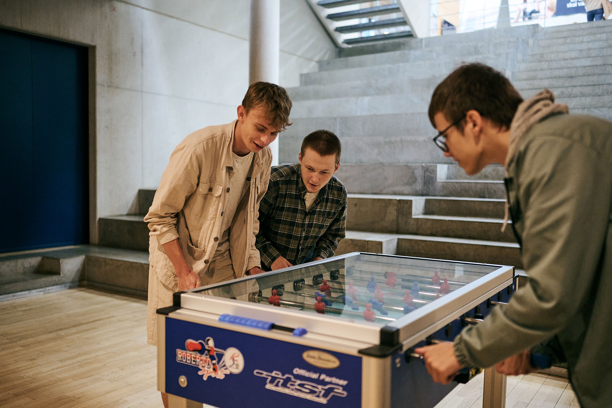 Der bliver gået til den, når eleverne dyster i bordfoldbold på Hansenberg.