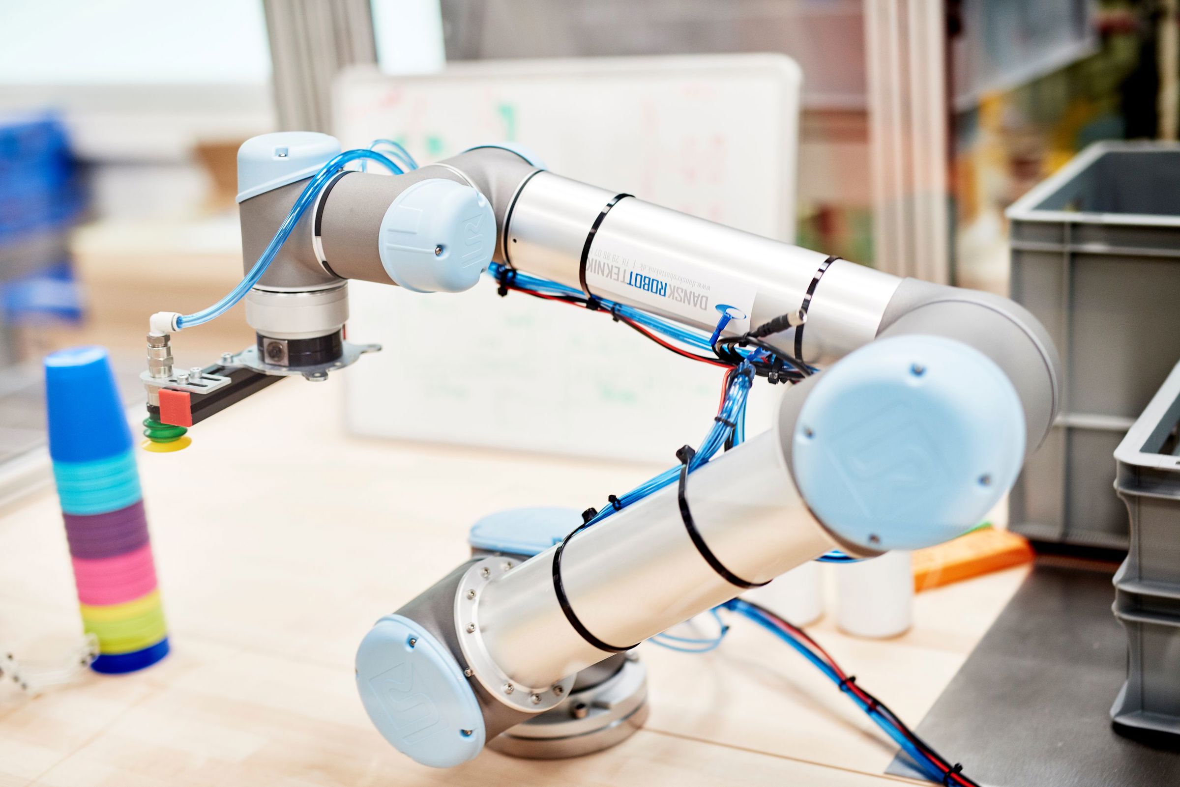 i 2014 etableres et makerspace, et kreativt eksperimentarium - XHOUSE - på Hansenbergs adresse på C.F. Tietgens Vej.