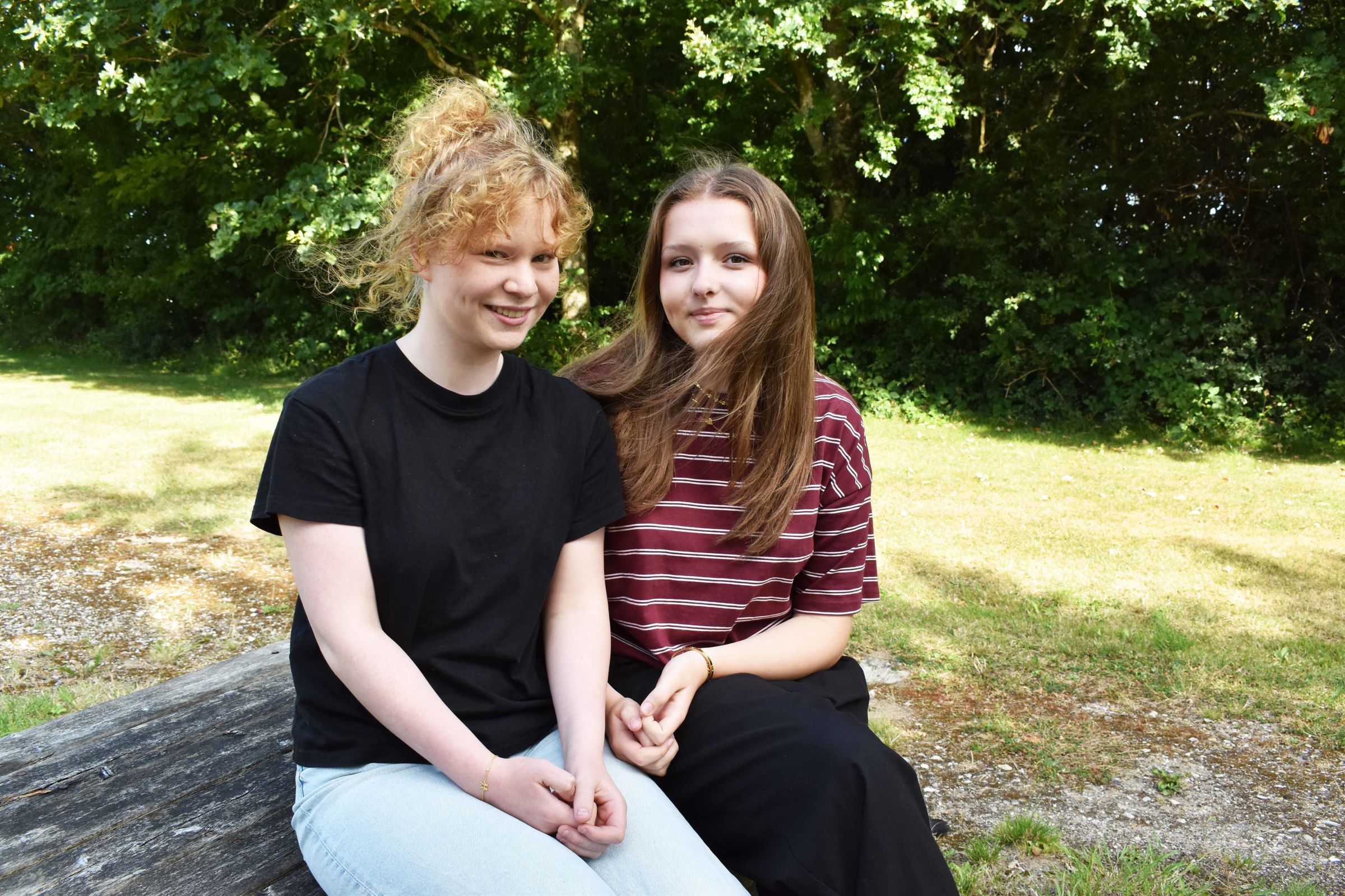 Gry Bjorholm og Julie Mac Iver er begge på Grundforløb 1, og de er blevet gode venner.