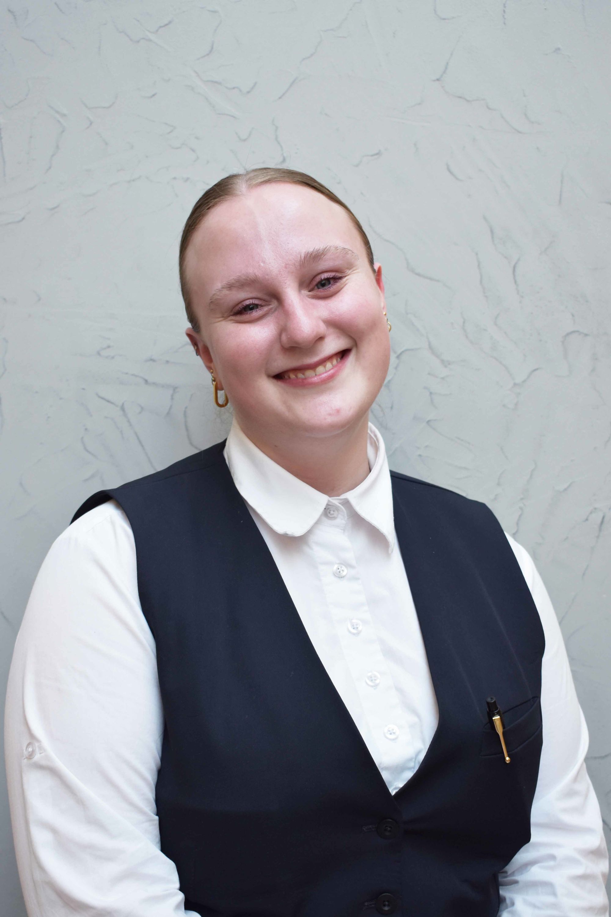 Ida Olsen er tjenerelev på HANSENBERG.