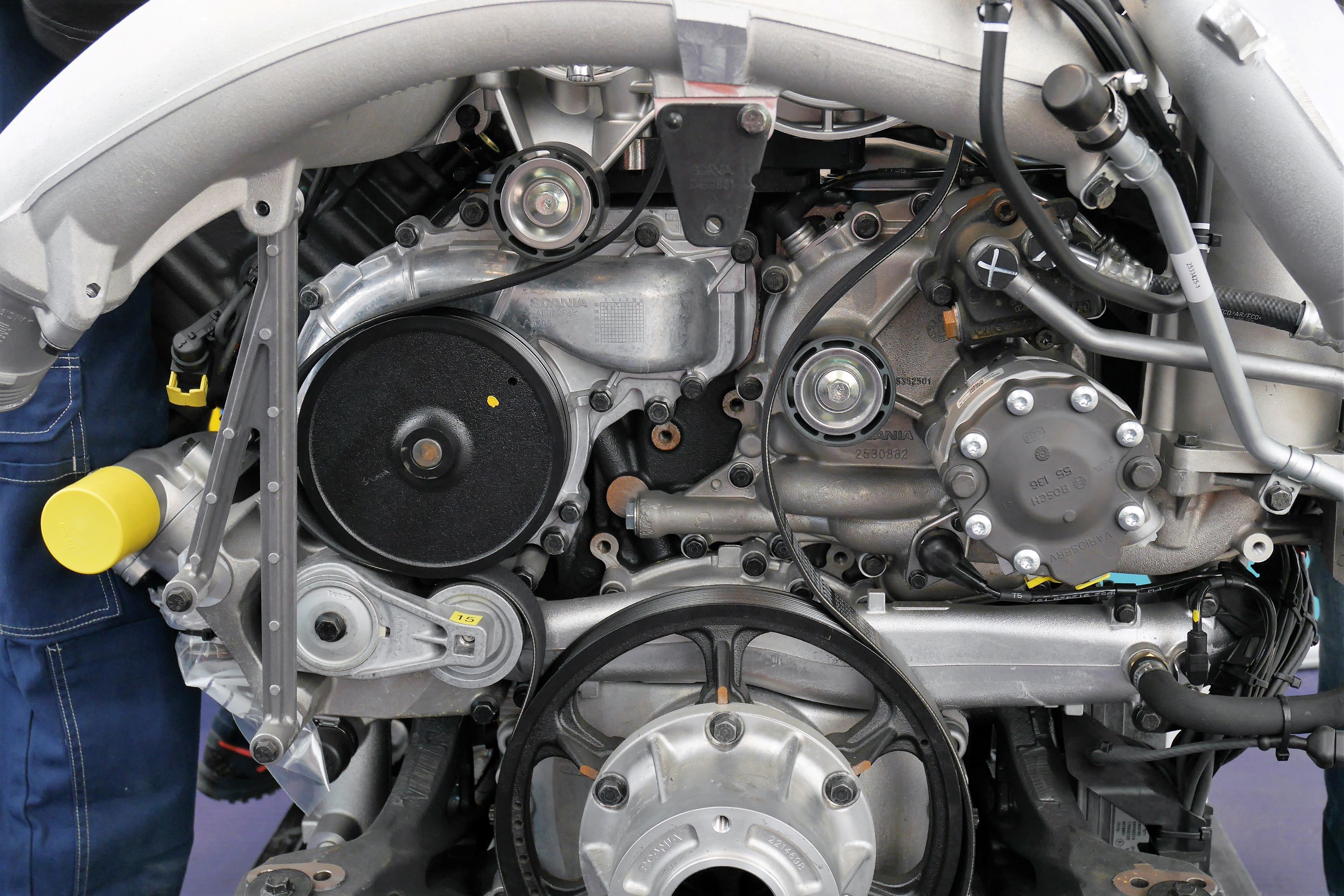 Motoren på en lastvogn som denne, lærer du at få styr på under uddannelsen til lastvognsmekaniker.