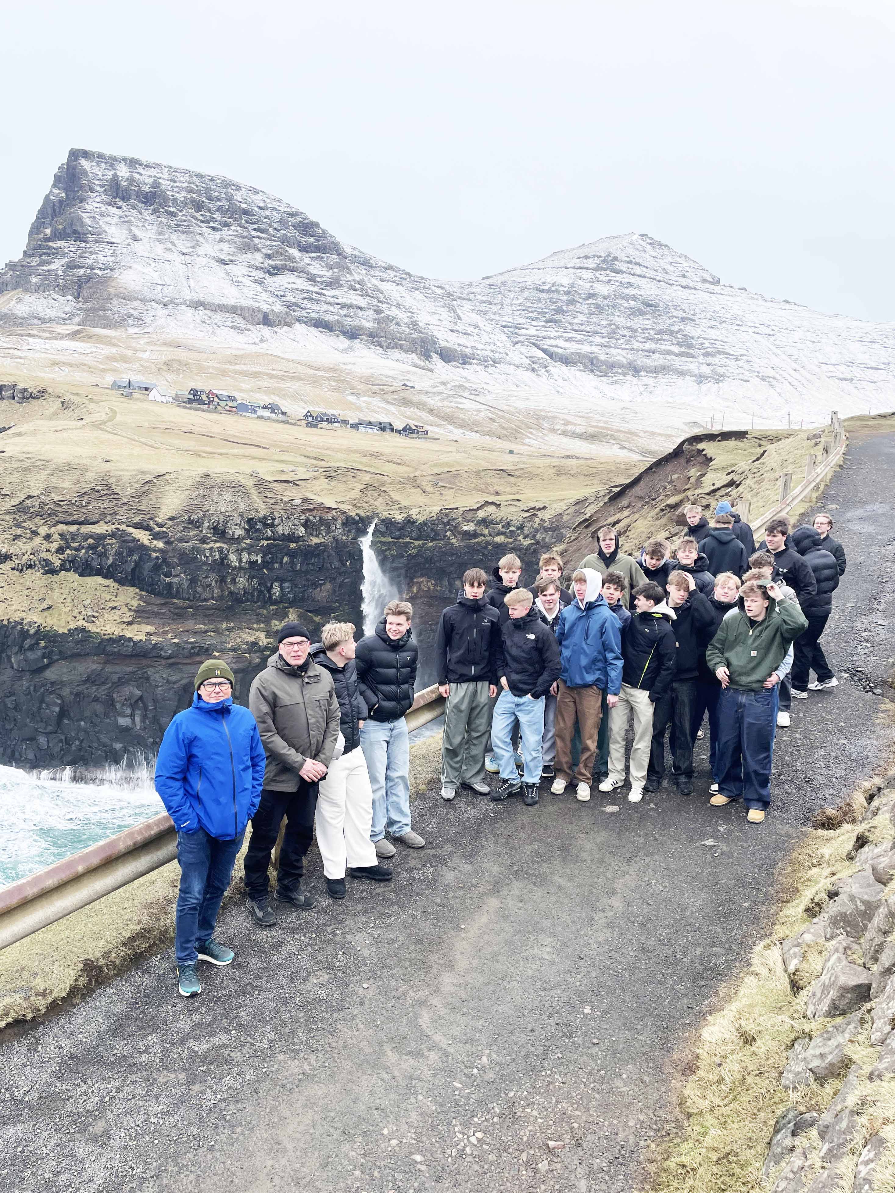 EUX-elever fra HANSENBERG på sightseeing på Færøerne.
