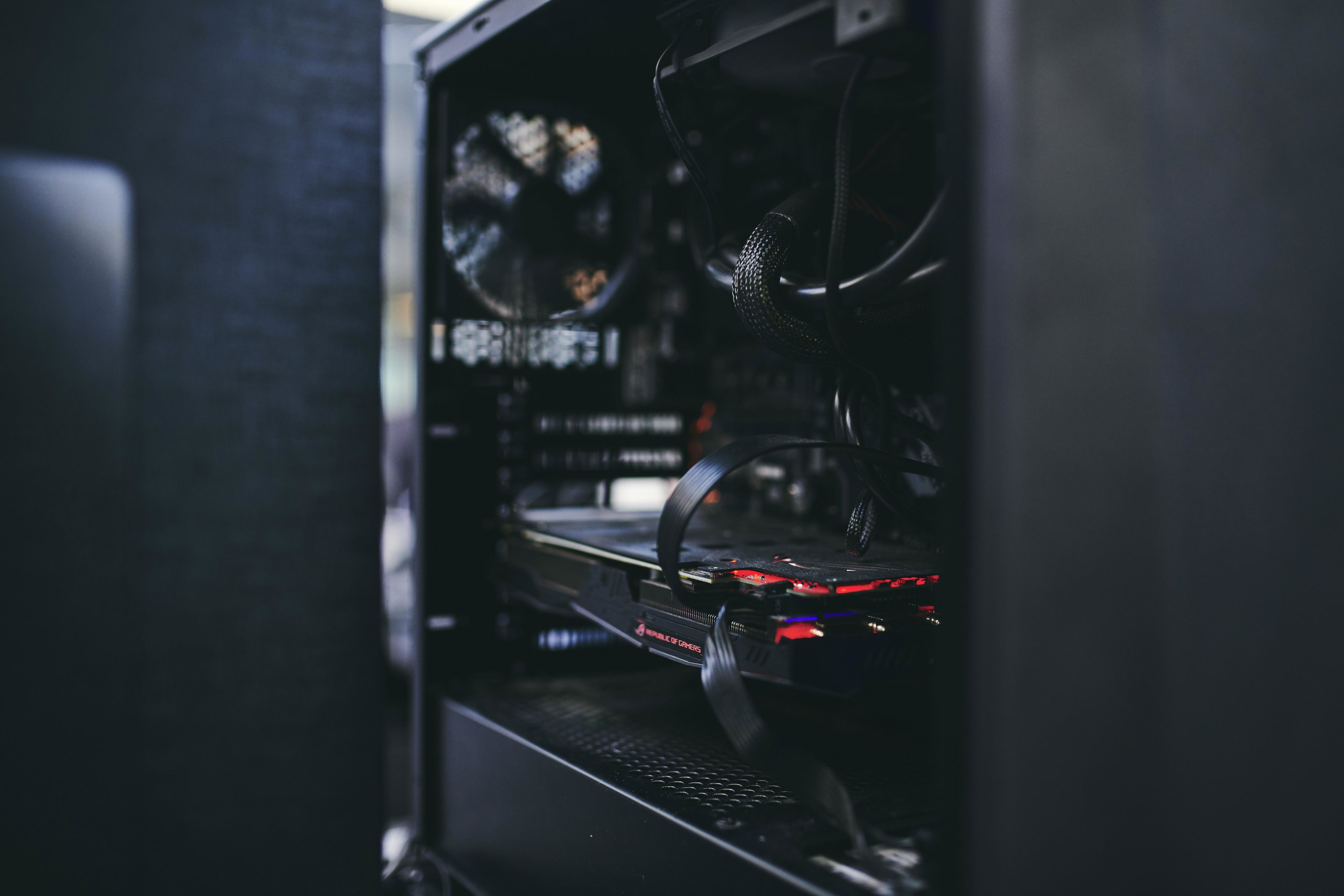 Her ses indmaden i en pc, som fx elever på data- og kommunikationsuddannelsen også arbejder med.