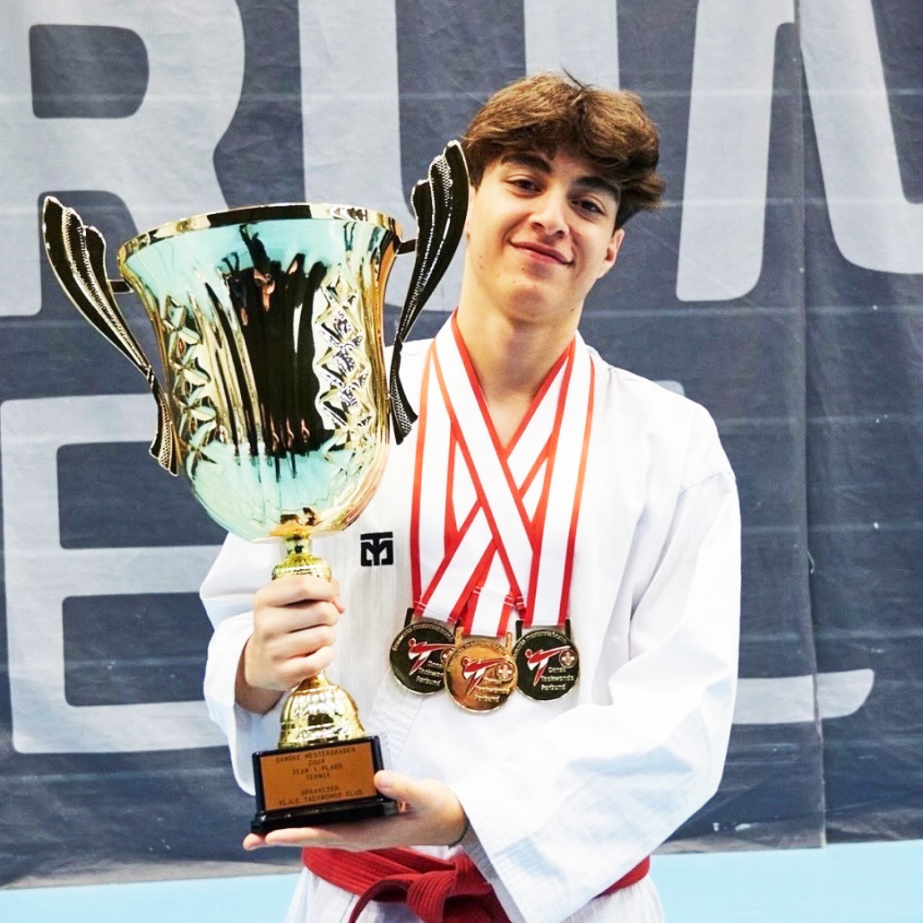 Kadem Badr går på HANSENBERG Tekniske Gymnasium, og han dyrker taekwondo på eliteniveau.