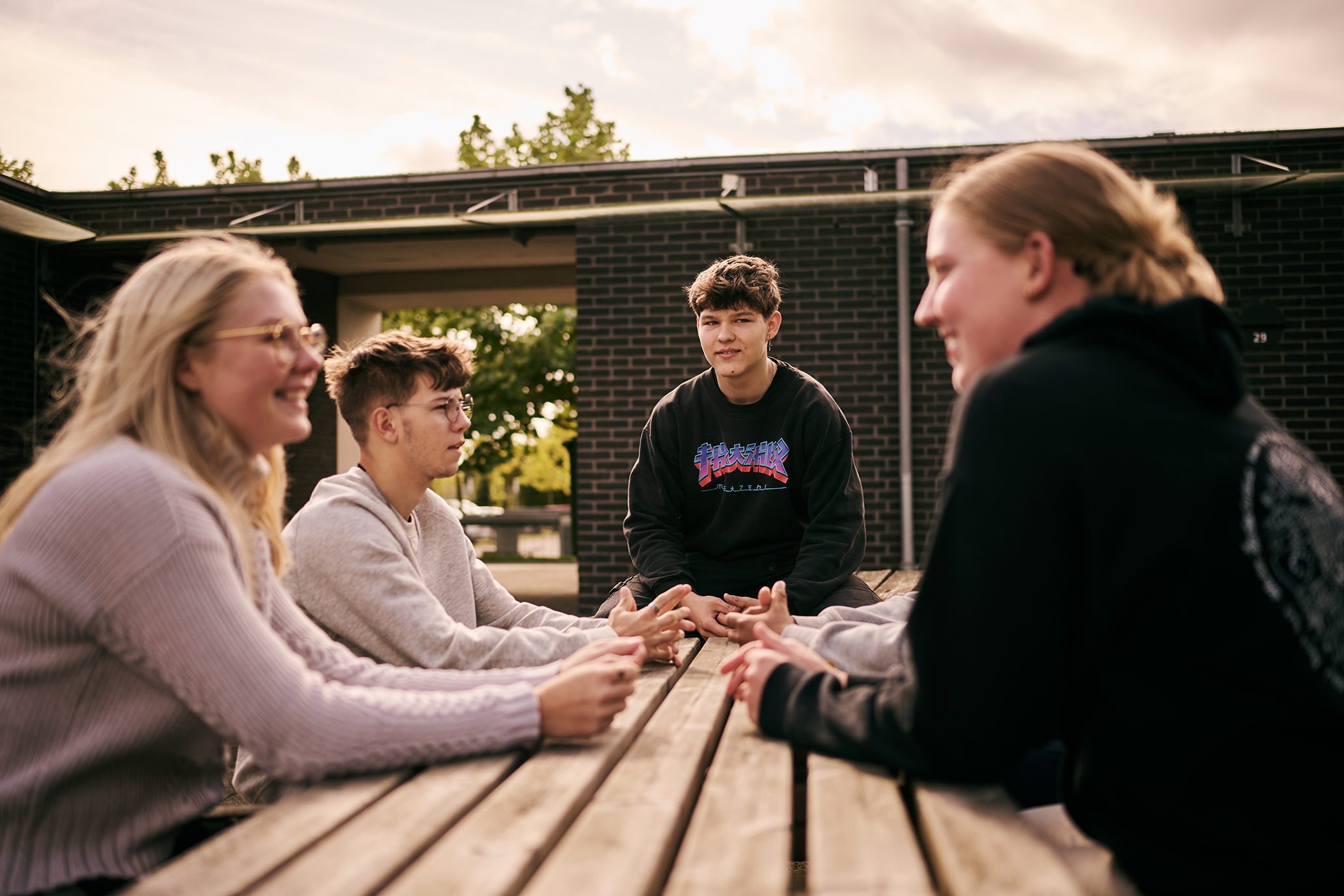 Fællesskab og godt sammenhold, nye venskaber opstår, når eleverne mødes på en uddannelse.