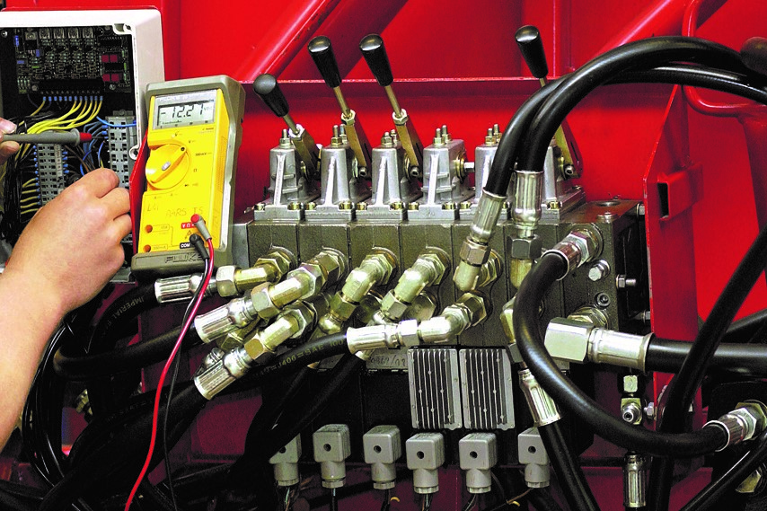 Som entreprenør- eller landbrugsmaskinmekaniker arbejder du bl.a. med motorer der bruges inden for landbruget eller byggeriet.