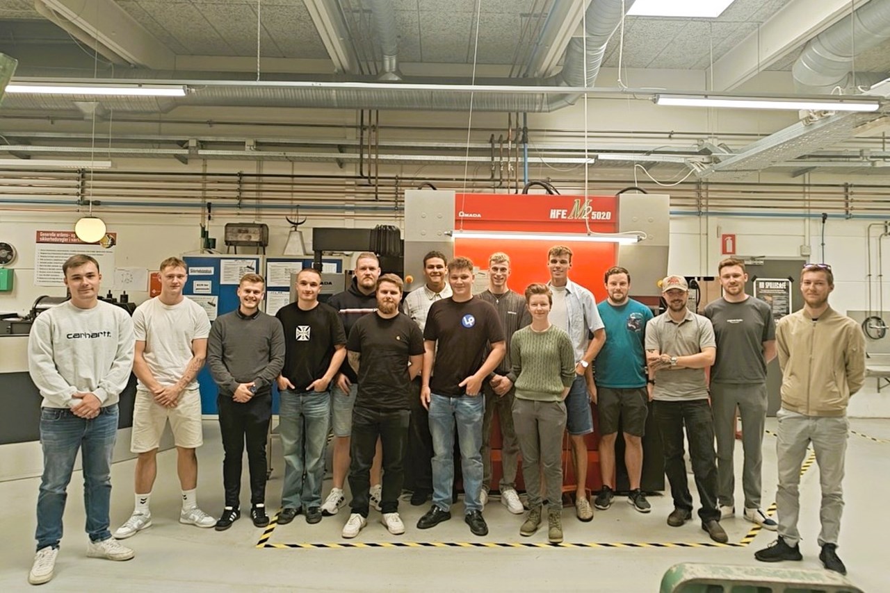 Holdfoto med nye smede juni 2025